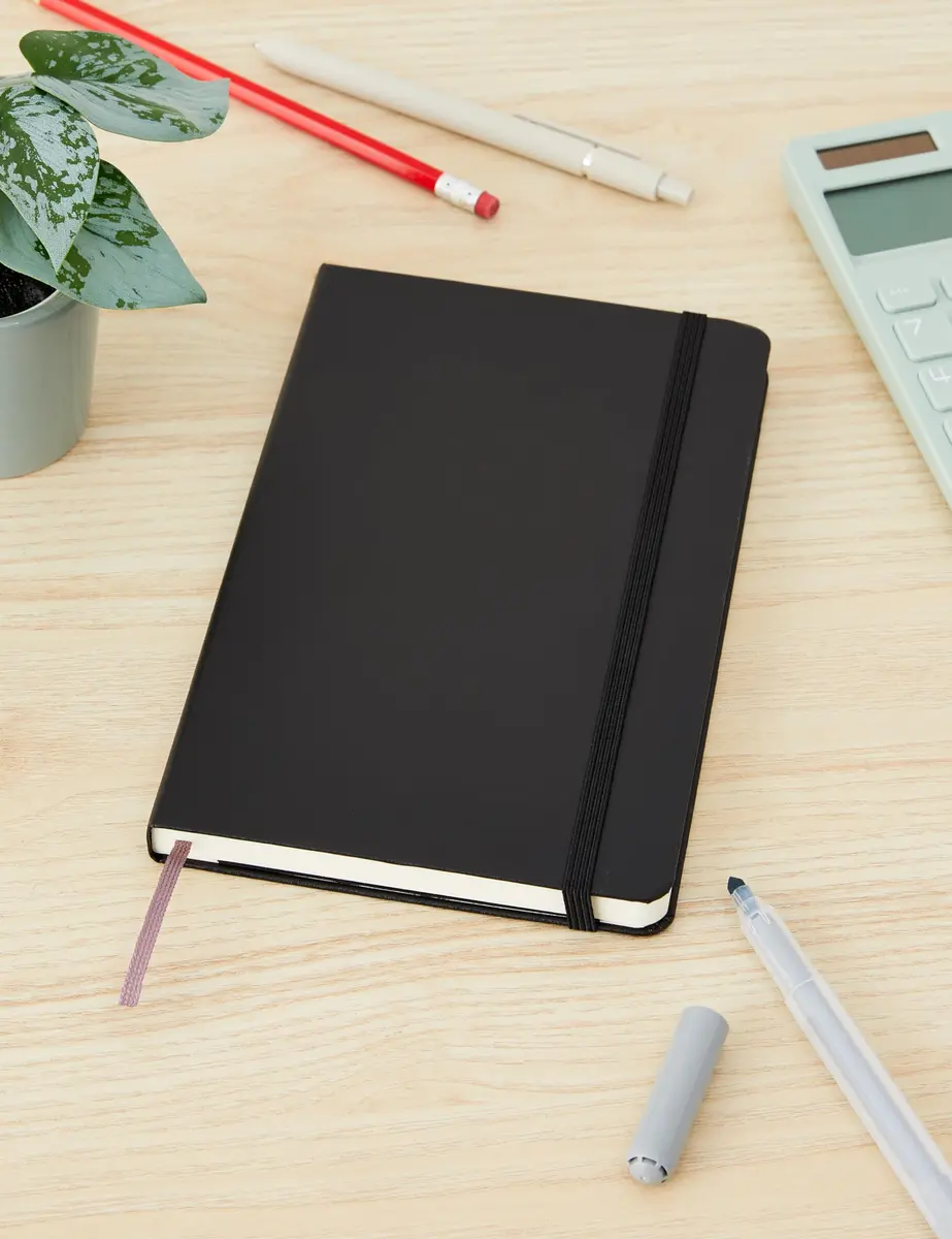 Moleskine Classic Notebook, Large, Ruled, Black, Hard Cover (5 x 8.25) | Durable, Elegant & Perfect for Daily Writing - view 4