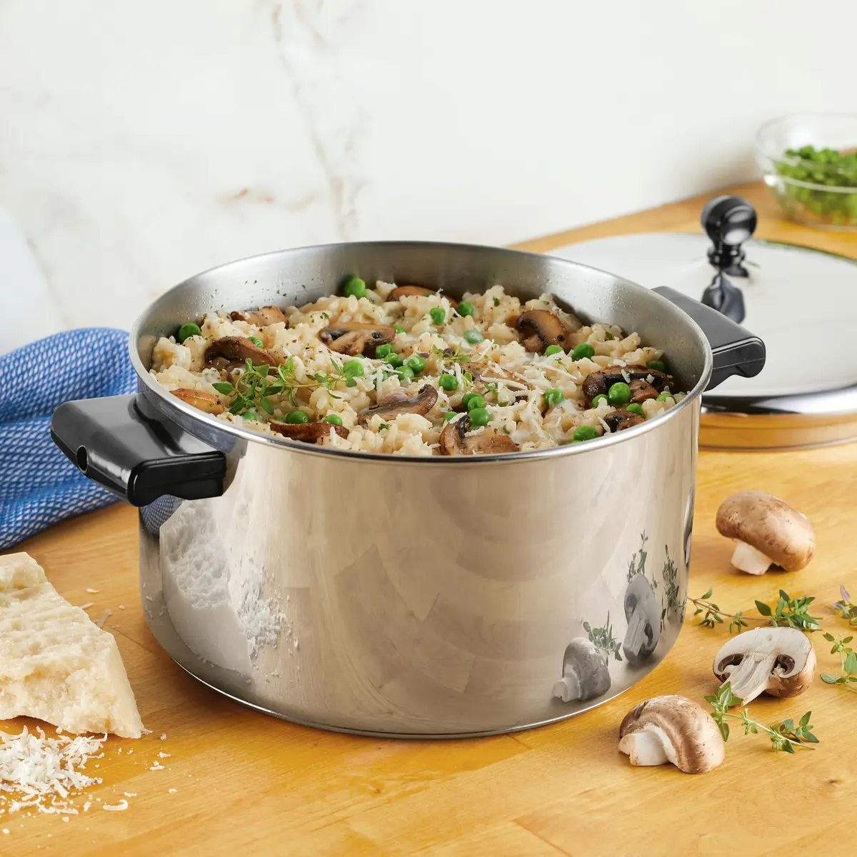 Farberware Classic Series Stainless Steel Stockpot with Lid, 6-Quart | Heavy-Duty, Induction Compatible, Dishwasher Safe - view 2
