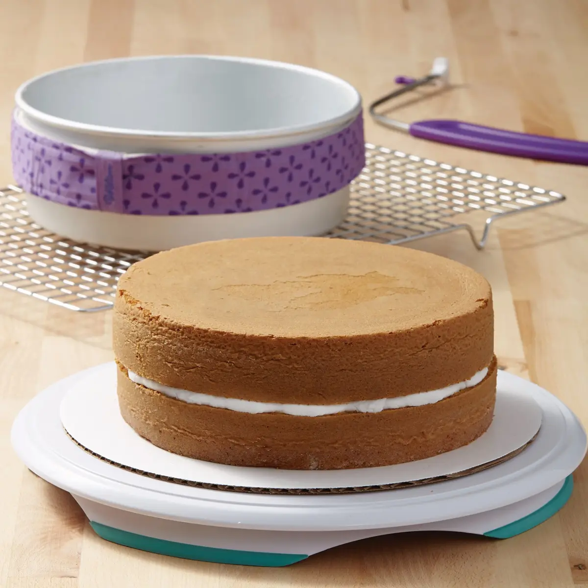 Wilton Performance Aluminum Round Cake Pan Set, 9 x 2 in (22.86 x 5.08 cm) | Even Heat Distribution for Professional Layers - view 2