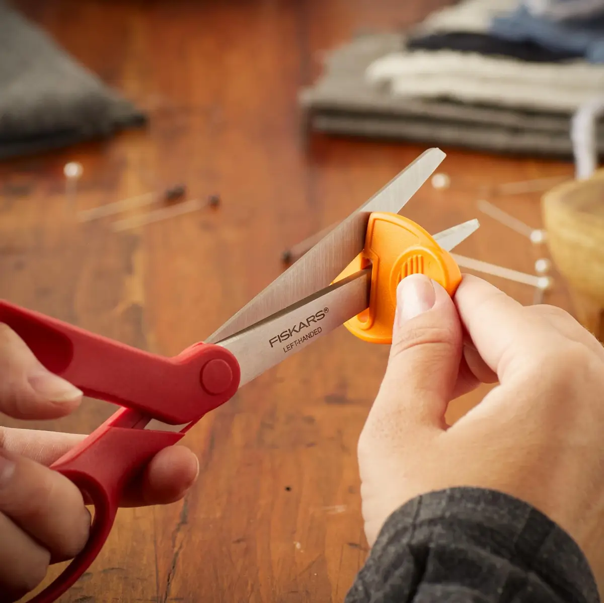Fiskars Left-Handed Scissors, 20 cm (8") Precision Crafting Shears | Stainless Steel Blades for Fabric, Paper, and Crafts - view 8