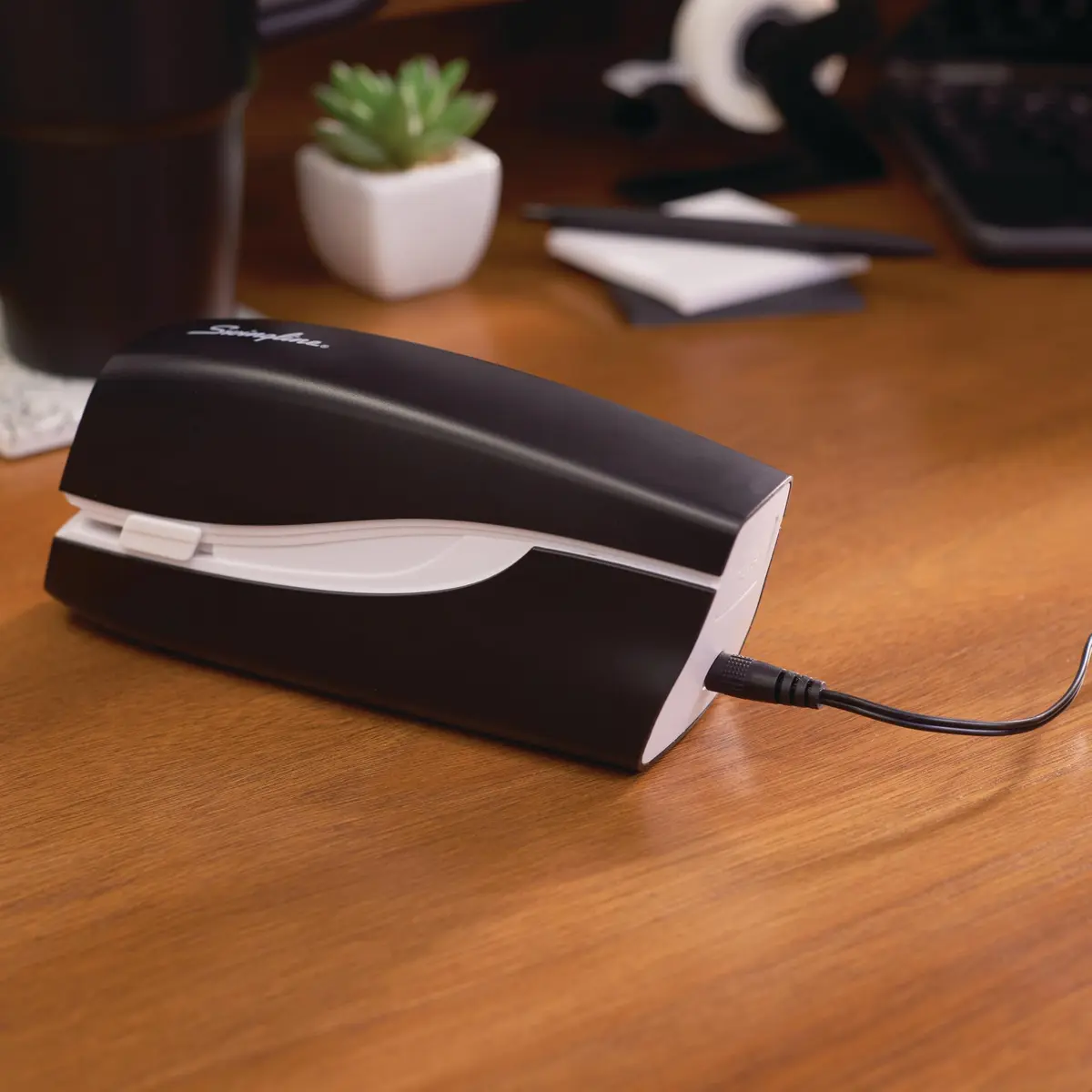 Swingline Electric Stapler 20 Sheet Capacity Portable Full Strip Black | Dual Power, Quiet, 2-Year Warranty - view 8