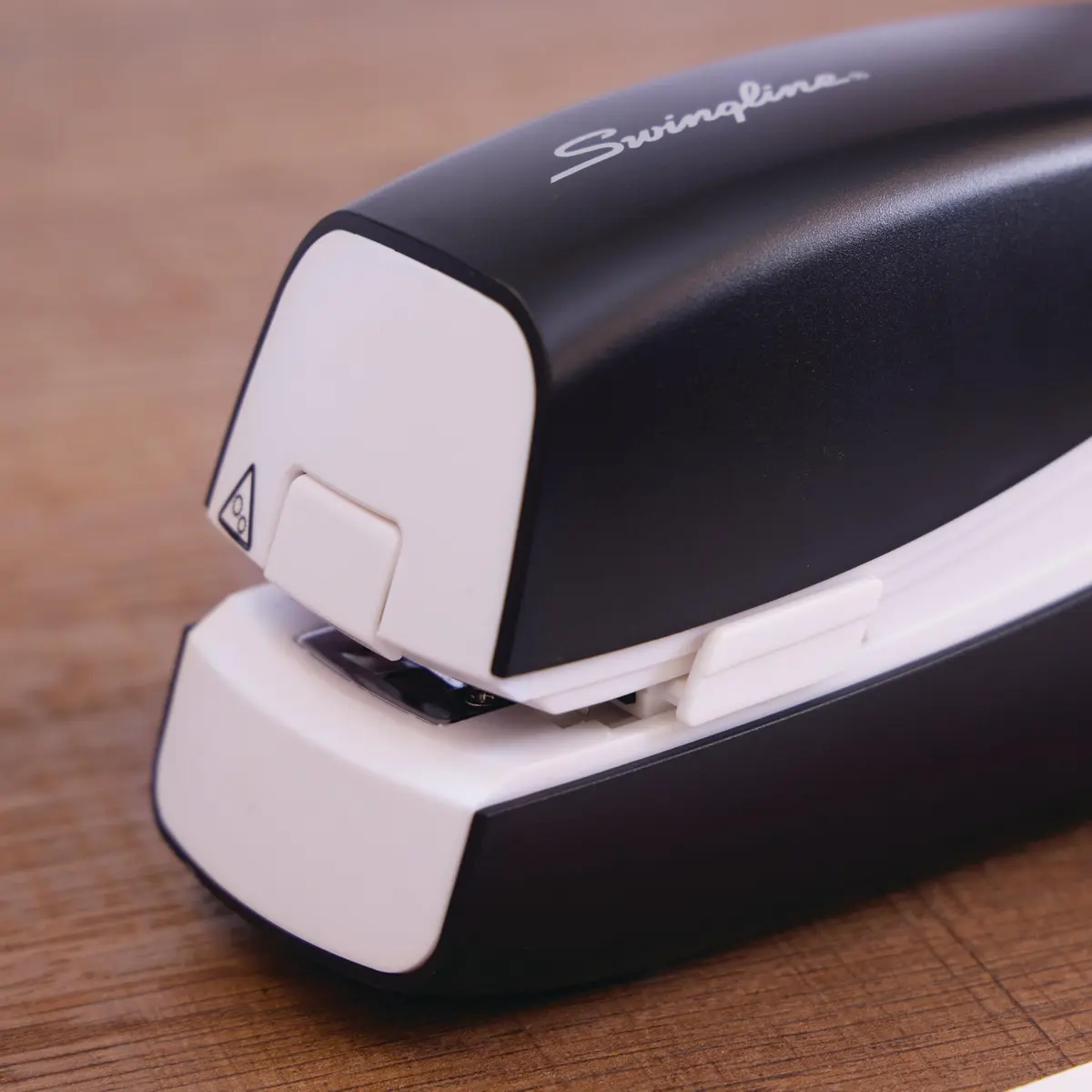 Swingline Electric Stapler 20 Sheet Capacity Portable Full Strip Black | Dual Power, Quiet, 2-Year Warranty - view 9