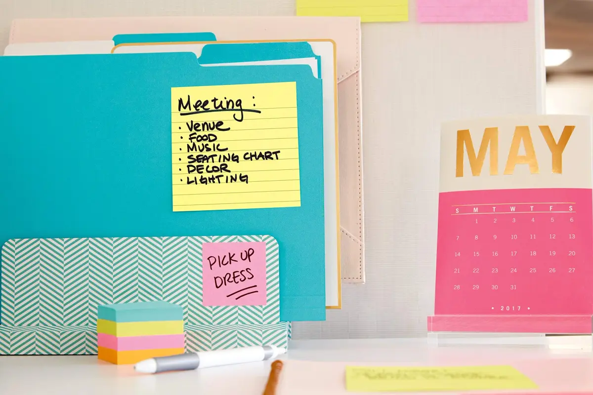 Post-it Note Dispenser with Super Sticky Notes, Black, 4 in. x 4 in. (1 Dispenser, 90 Sheets) | Holds Notes for Desk Organization - view 5