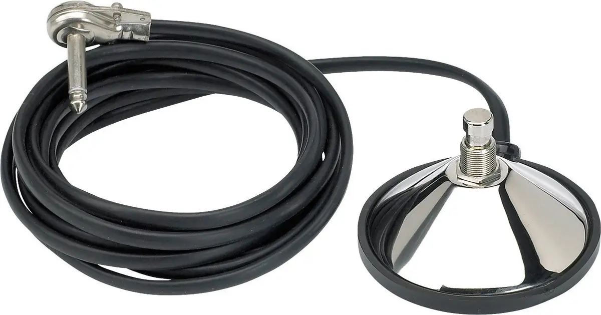 Fender 099-4055-000 1-Button Vintage Footswitch | Shielded with 1/4-Inch Jack, Durable & Genuine (70-120 chars) - main product image