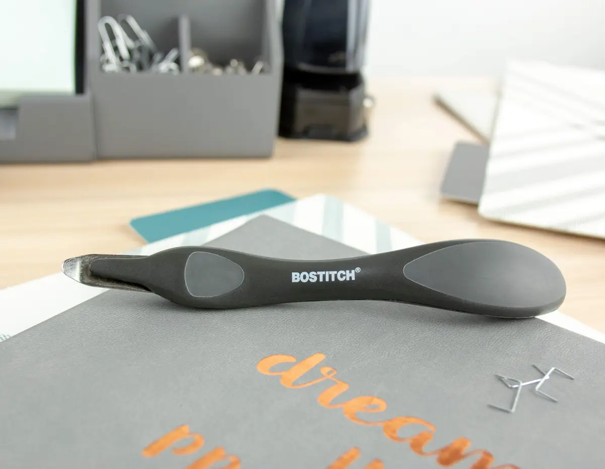 Bostitch Office Professional Magnetic Easy Staple Remover, Black (1-Pack) | 7-Year Limited Warranty - view 6