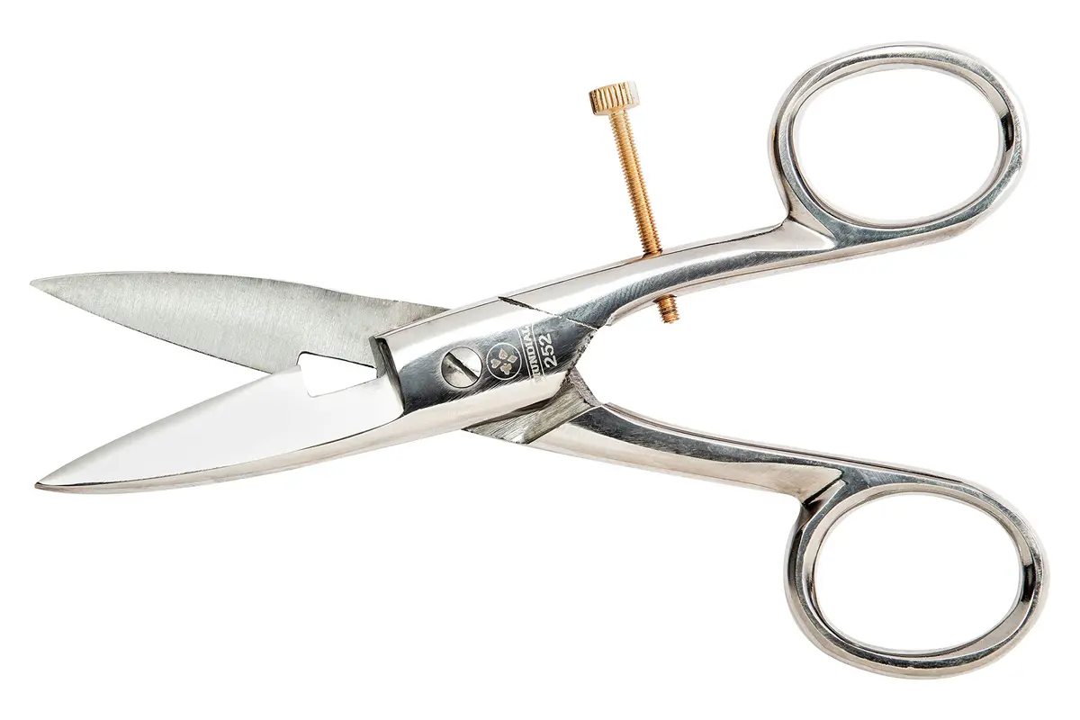 Mundial Buttonhole Scissors – Adjustable Sewing Scissors for Cutting Buttonholes, Dressmaking, Quilting & Craft Projects – 4.5" Stainless Steel Tool - view 4