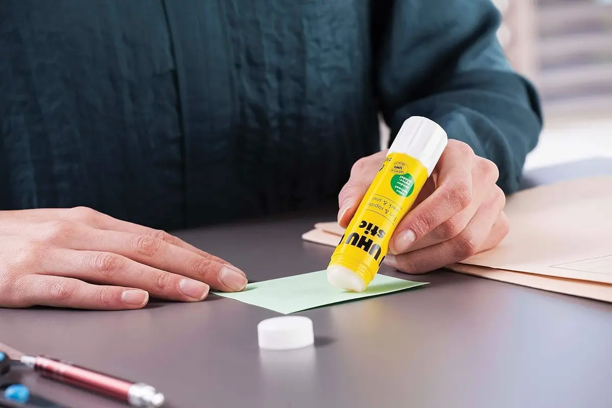 UHU Stic 40g (1.41 oz) | Washable, Quick Stick Adhesive Putty - view 2