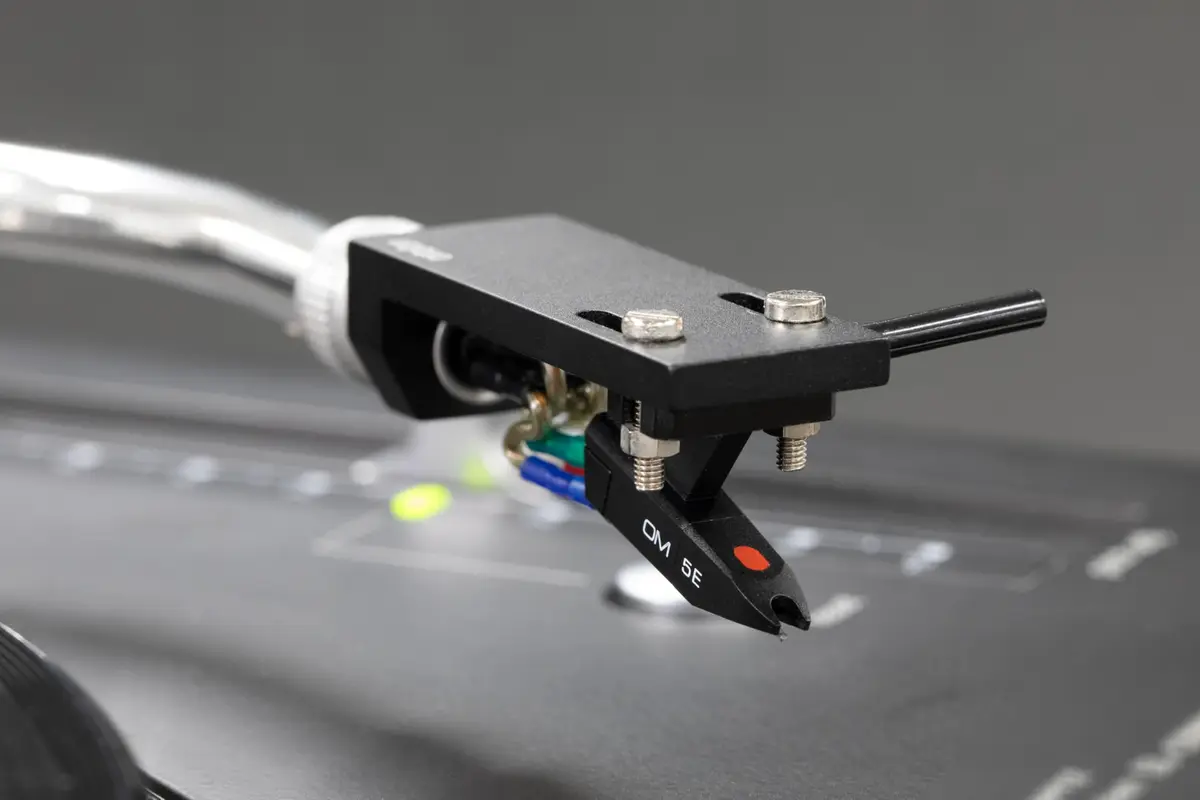 Ortofon OM 5e Moving Magnet Cartridge | Elliptical Diamond for Stereo Records (70-120 chars) - view 4
