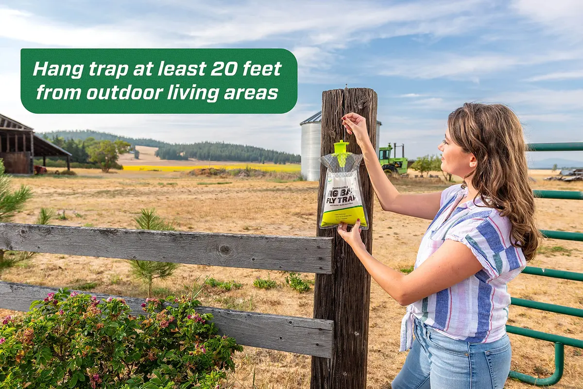RESCUE! Big Bag Disposable Fly Trap 1 Pack | Catches 40,000 Flies Outdoors - view 5