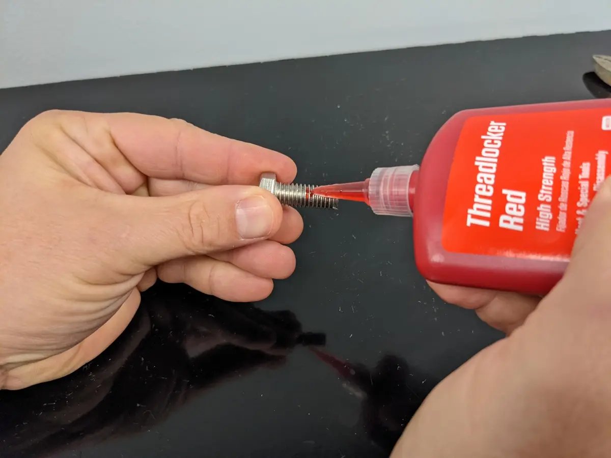 Permatex High Strength Threadlocker Red 36 ml | 3,000 PSI Locking Power for Automotive & Industrial Use - view 2