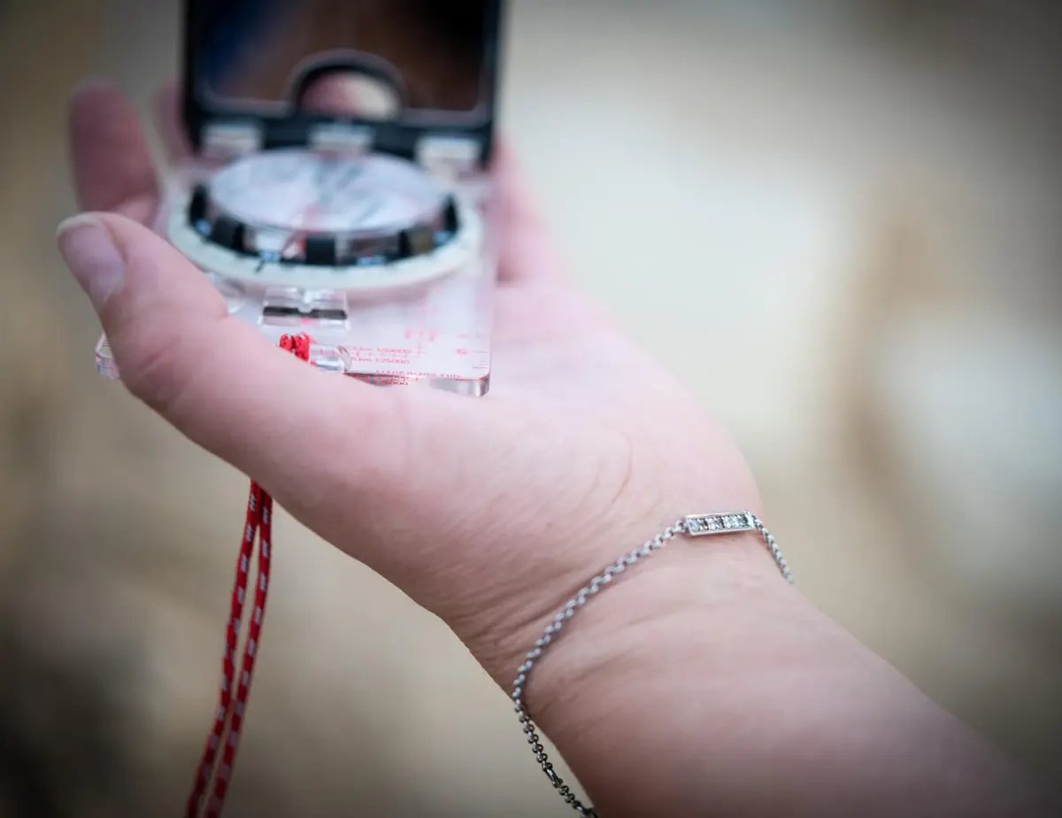 SUUNTO MC-2G Global Compass White | Professional Mirror Compass with Global Needle & Clinometer - view 2