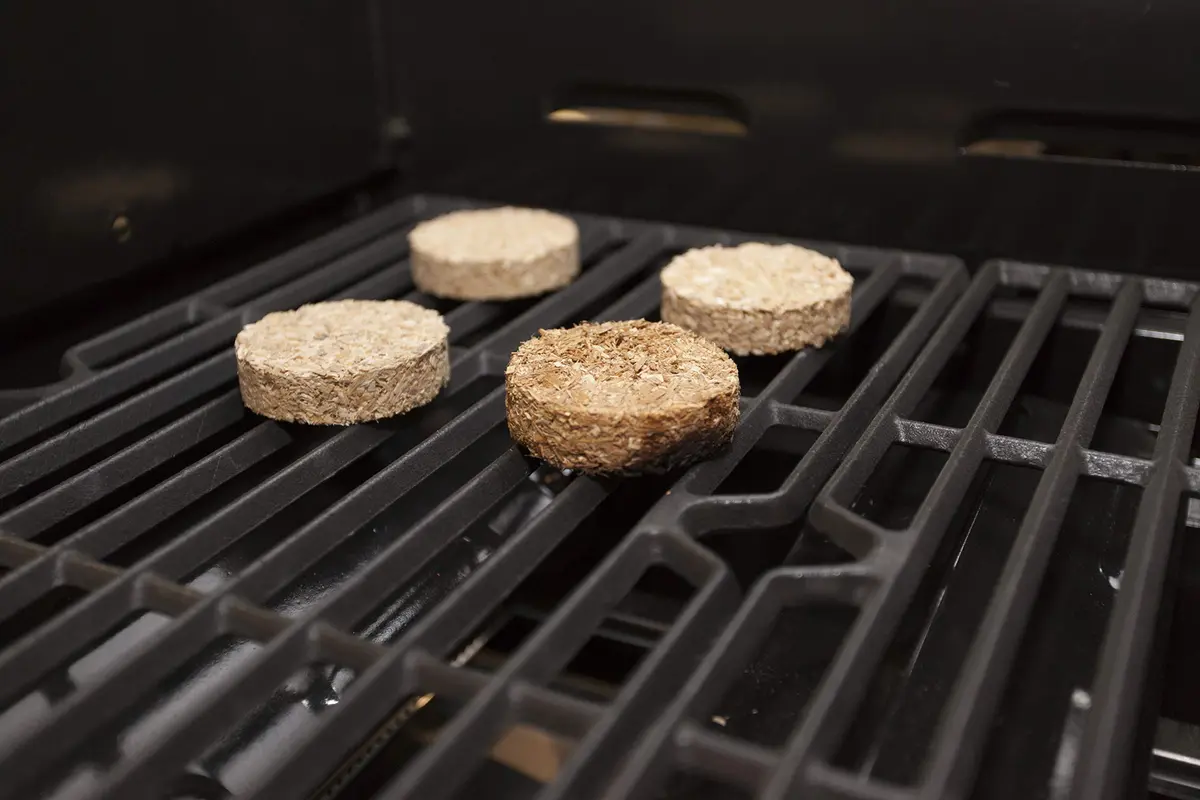 Bradley Smoker Bisquettes BTHC48 48 Pack | Hardwood Hickory Smoke Flavor - view 7