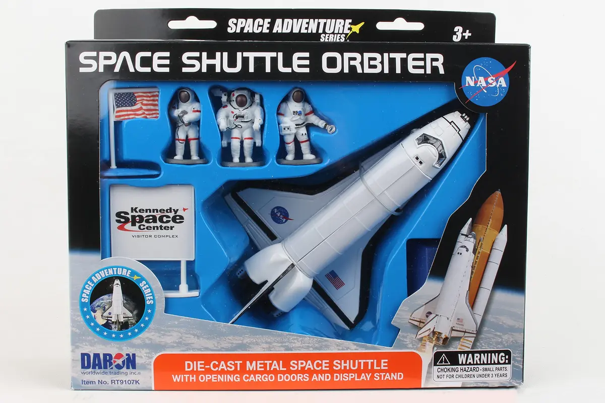 Daron Space Adventure Space Shuttle Orbiter | Realistic NASA Model Kit for Kids 7 pcs (Medium, White) - main product image