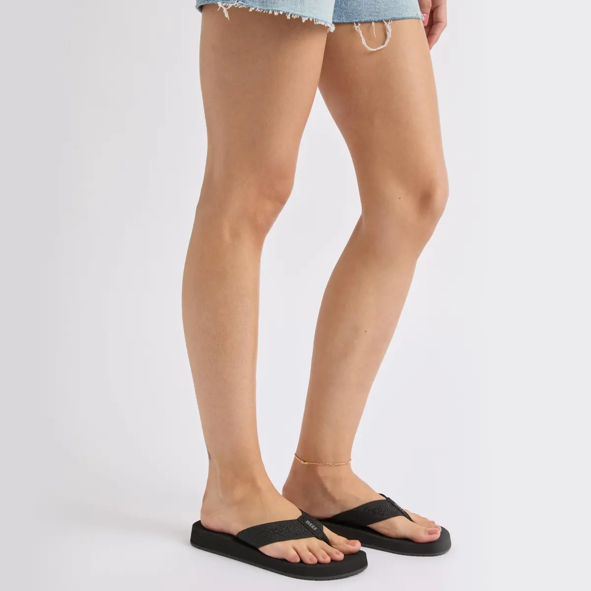 REEF Sandy Womens Beach Flip Flop | Made from 100% Recycled PET, Low-Heel, Slip-On, Woven Strap, Size 6 - view 2