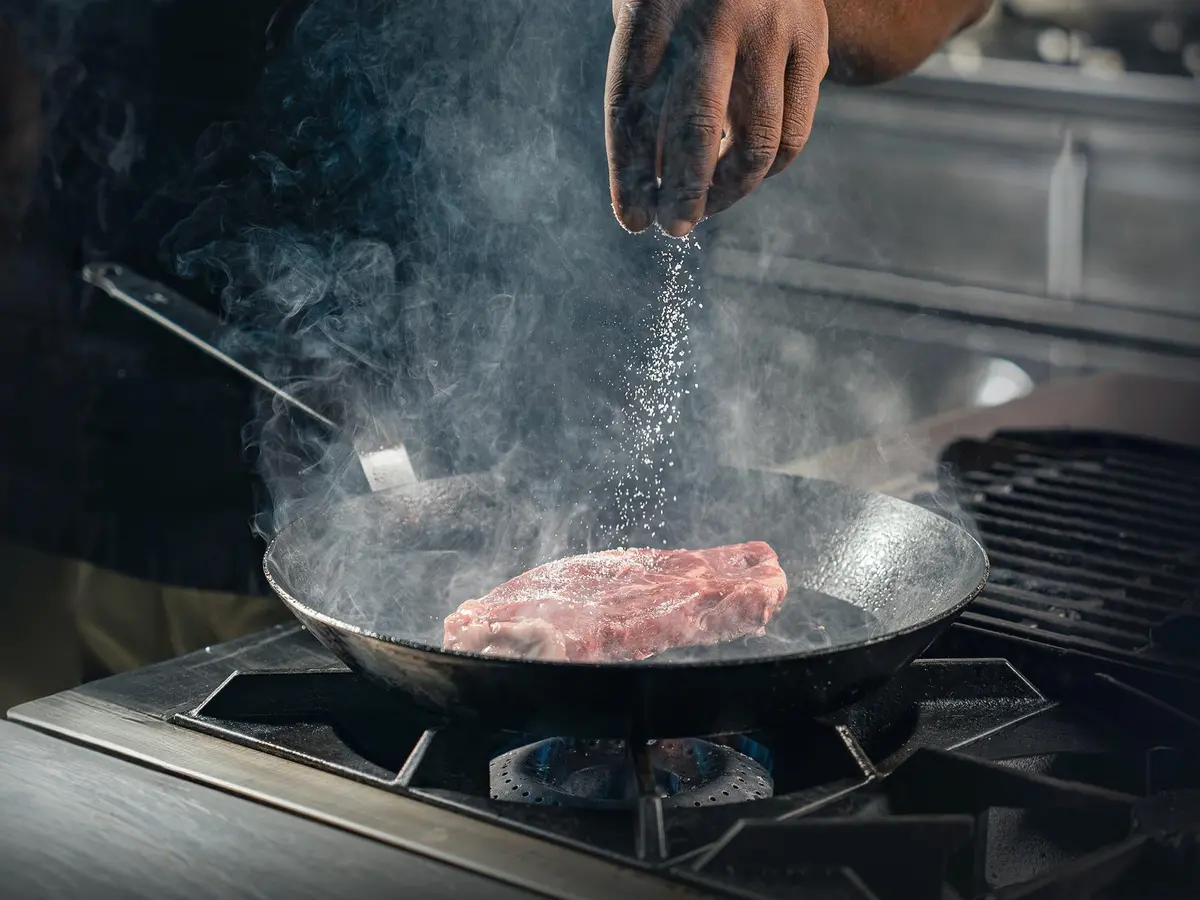Matfer Bourgeat Black Carbon Steel Frying Pan 9 3/8" | High-Heat, Versatile, Made in France - view 5