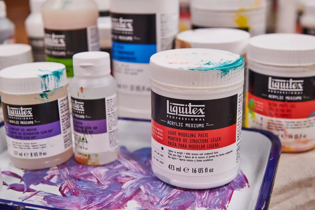 Liquitex Professional Modeling Paste 237ml (8-oz) | Builds Heavy Textures, Dries Hard Like Stone - view 2