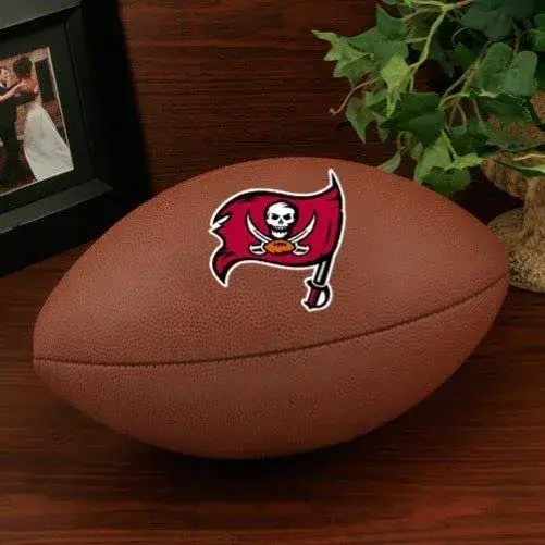 Wilson NFL Tampa Bay Buccaneers Official Composite Leather Football | 0.4 kg (0.88 lb) - view 3