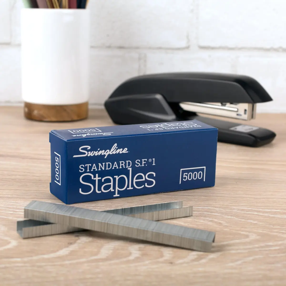 Swingline Standard Staples 5 Pack (25,000 Staples Total) | Reliable Performance for Desktop Staplers - view 3