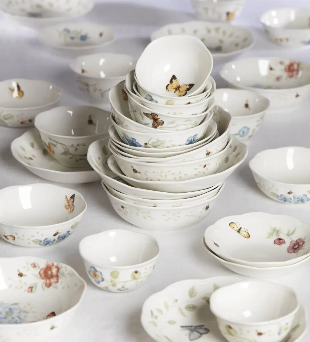 Lenox Butterfly Meadow Porcelain Pasta Bowl Set for 4, 20oz (591ml) | Dishwasher & Microwave Safe - view 7