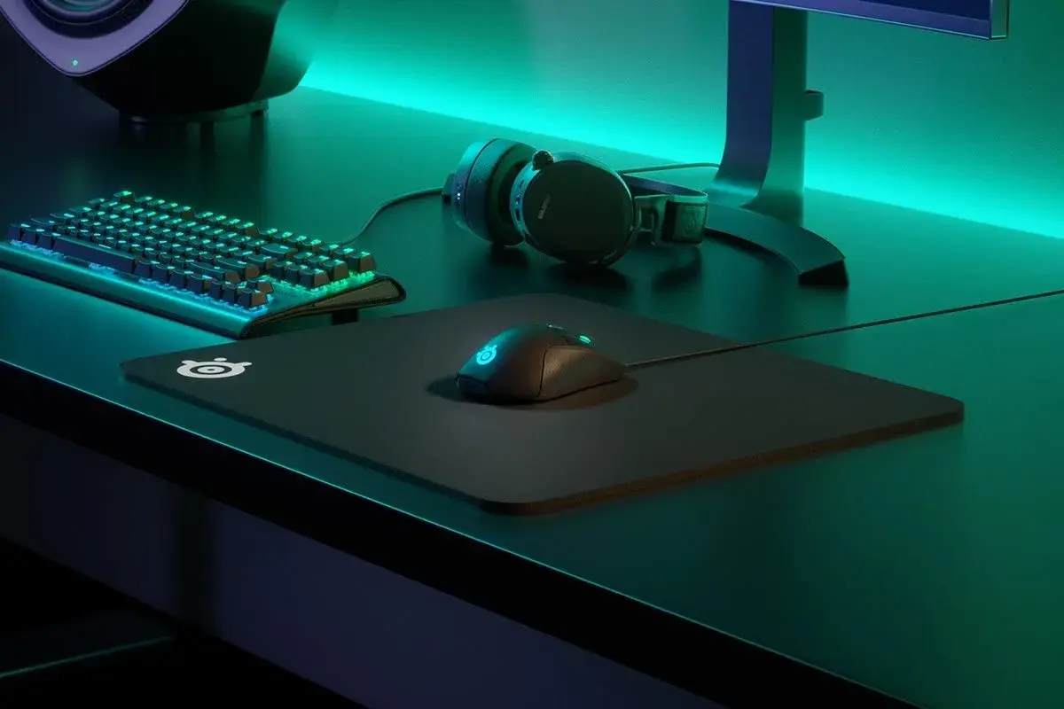 SteelSeries QcK XXL Gaming Mouse Pad - Black, Large, Heavy | Full Desk Coverage for Peak Tracking - view 3