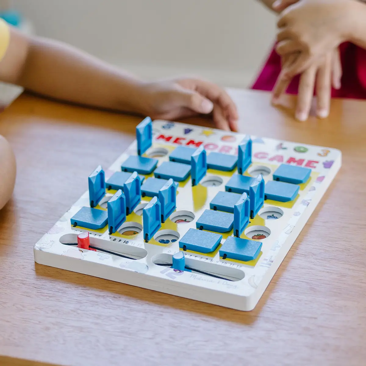 Melissa & Doug Flip-to-Win Portable Wooden Travel Game Board with 25 Flaps & 7 Double-Sided Memory Game Cards for Kids 5+ | Screen-Free Fun - view 6