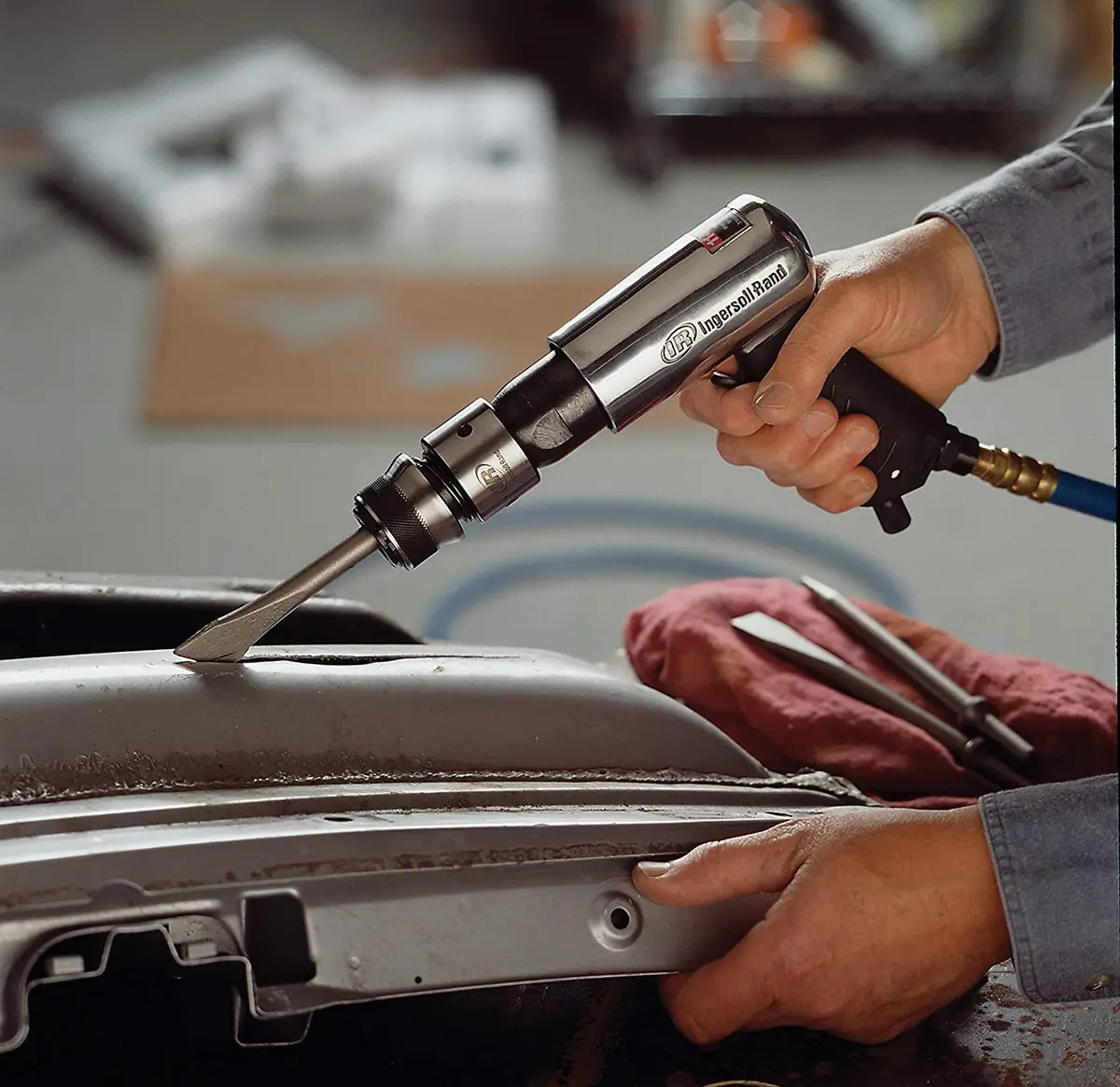 Ingersoll Rand 114GCQ EDGE Series 2 5/8" Stroke Air Hammer Kit | Heavy-Duty Pneumatic Tool for Professionals & DIY - view 8