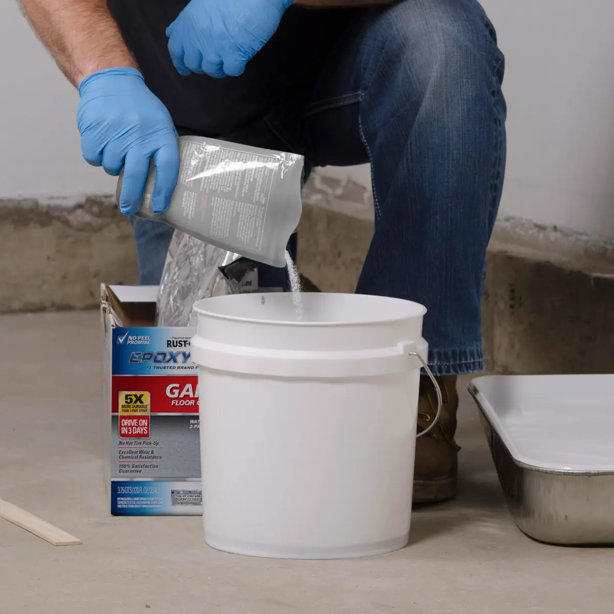Rust-Oleum Anti-Skid Additive Powder 100.55 ml (3.4 Fl Oz) | For Concrete, Wood, Metal, Fiberglass Surfaces - view 2