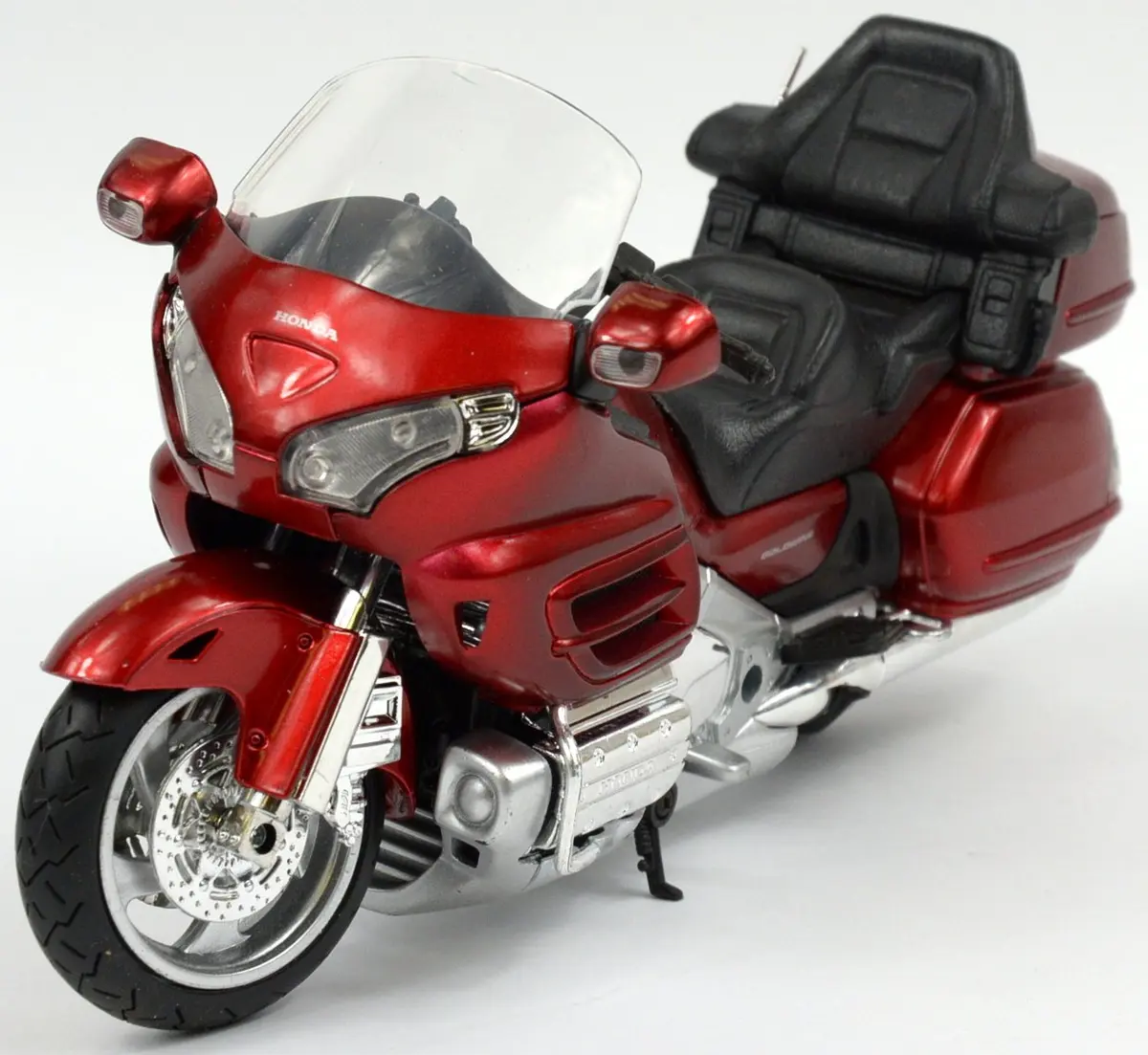 NewRay Honda Goldwing 2010 Motorcycle 1:12 Scale (29.5 cm Length) | Authentic Die-Cast Collector Model - view 4