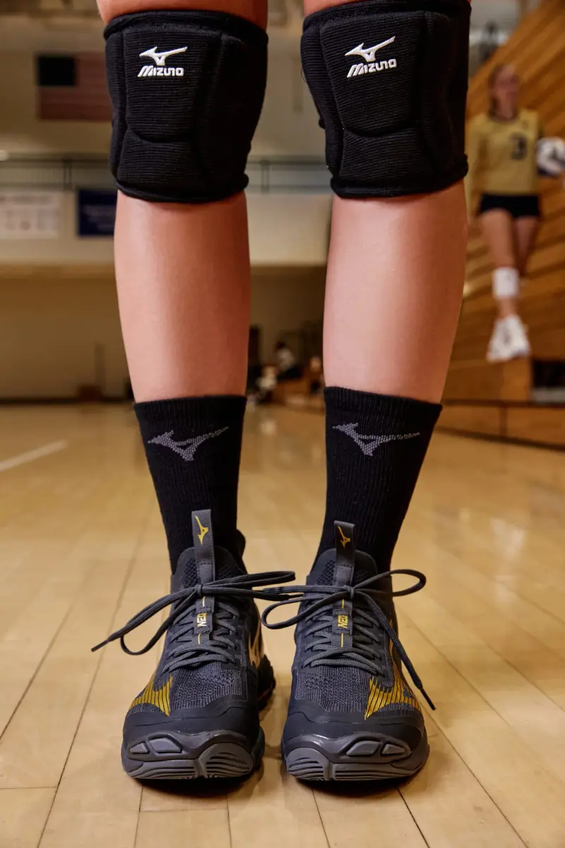 Mizuno LR6 Volleyball Kneepad, Black, Medium | 6" Sleeve Length - view 7