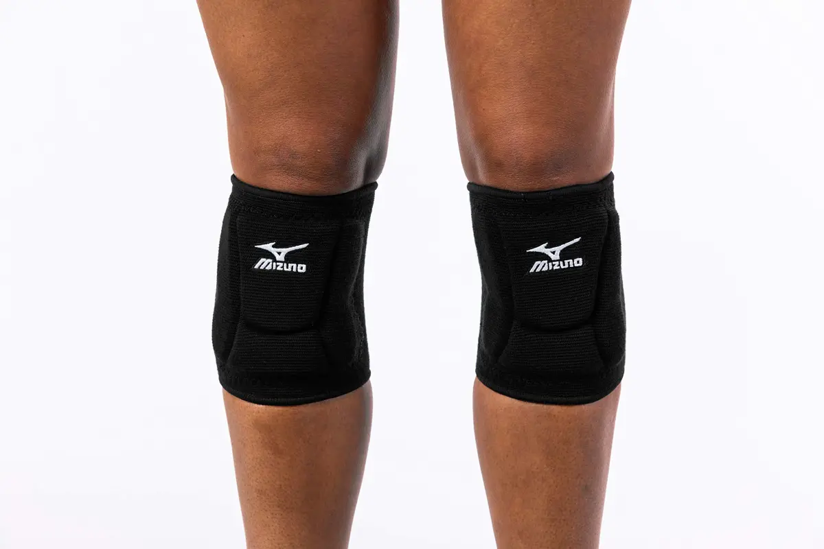 Mizuno LR6 Volleyball Kneepad, Black, Medium | 6" Sleeve Length - view 4