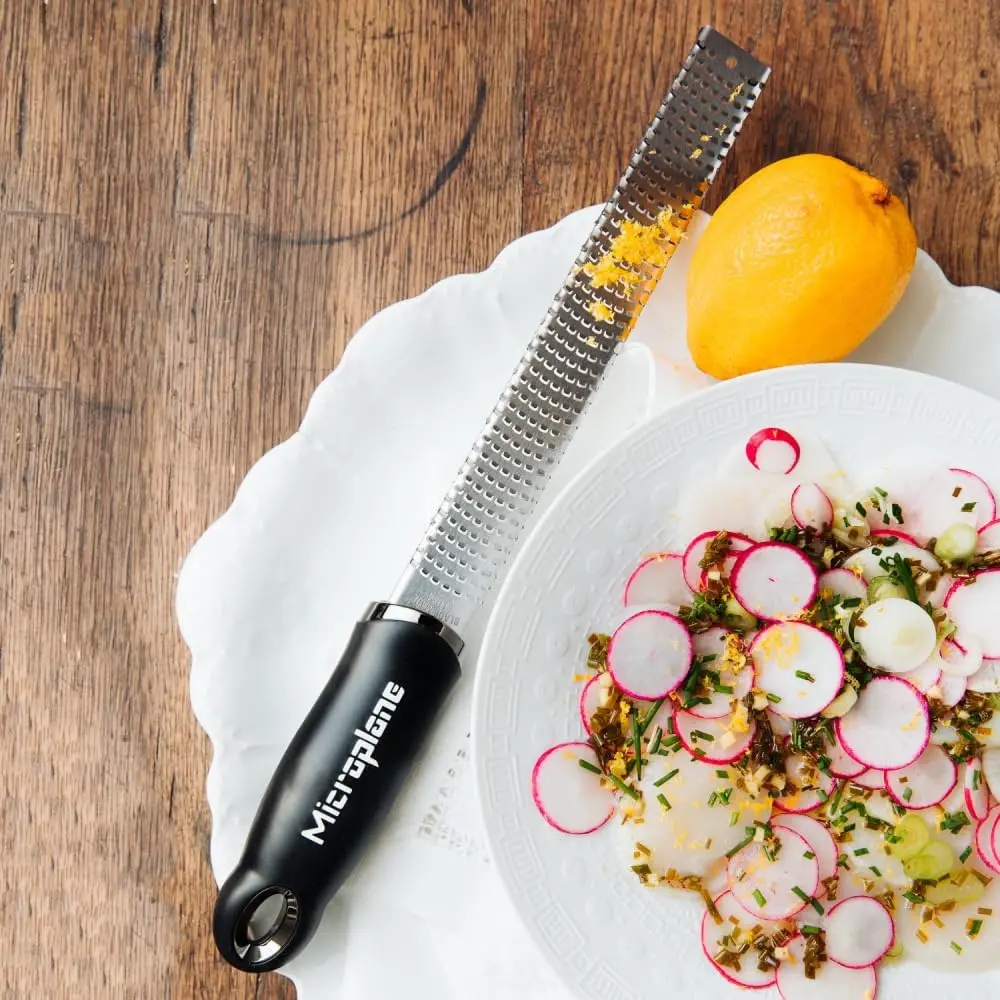 Microplane Premium Classic Series Zester Grater 110g (3.9oz) | Ultra-Sharp Stainless Steel Blades for Citrus, Cheese, Ginger - view 7