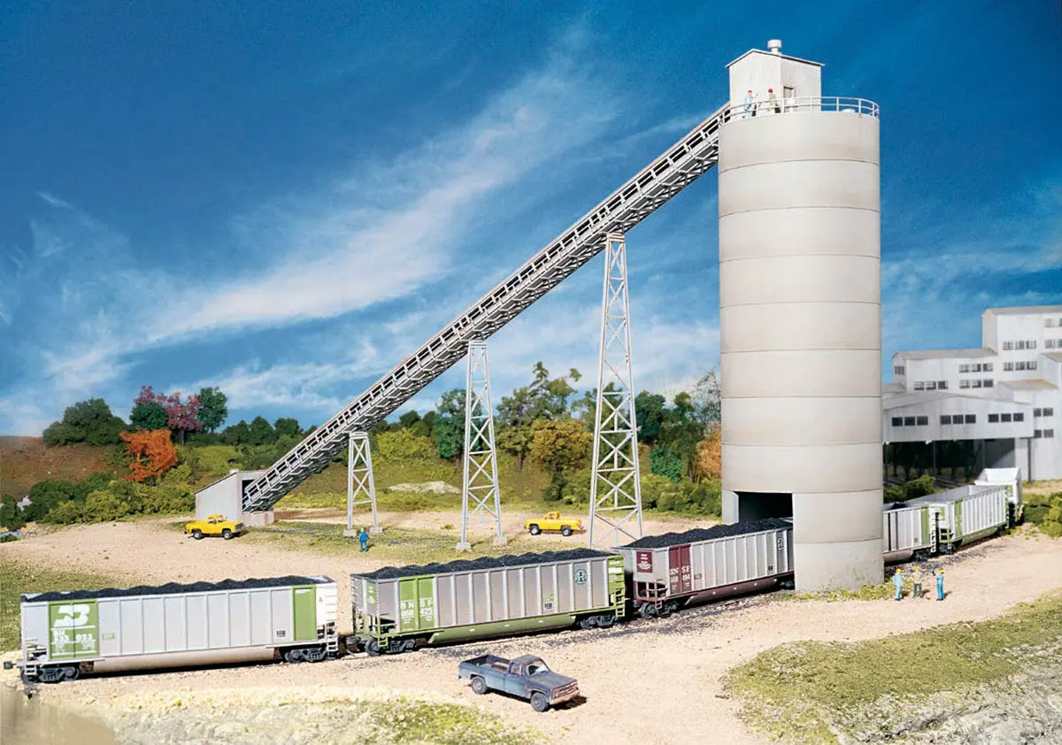 Walthers Cornerstone Series® N Scale Western Flood Loader 19 x 2-11/16 x 9-5/8" 48.3 x 6.8 x 24.4cm - Conveyor Sections 4-1/4" 10.8cm | Modular N Scale Model Building - main product image