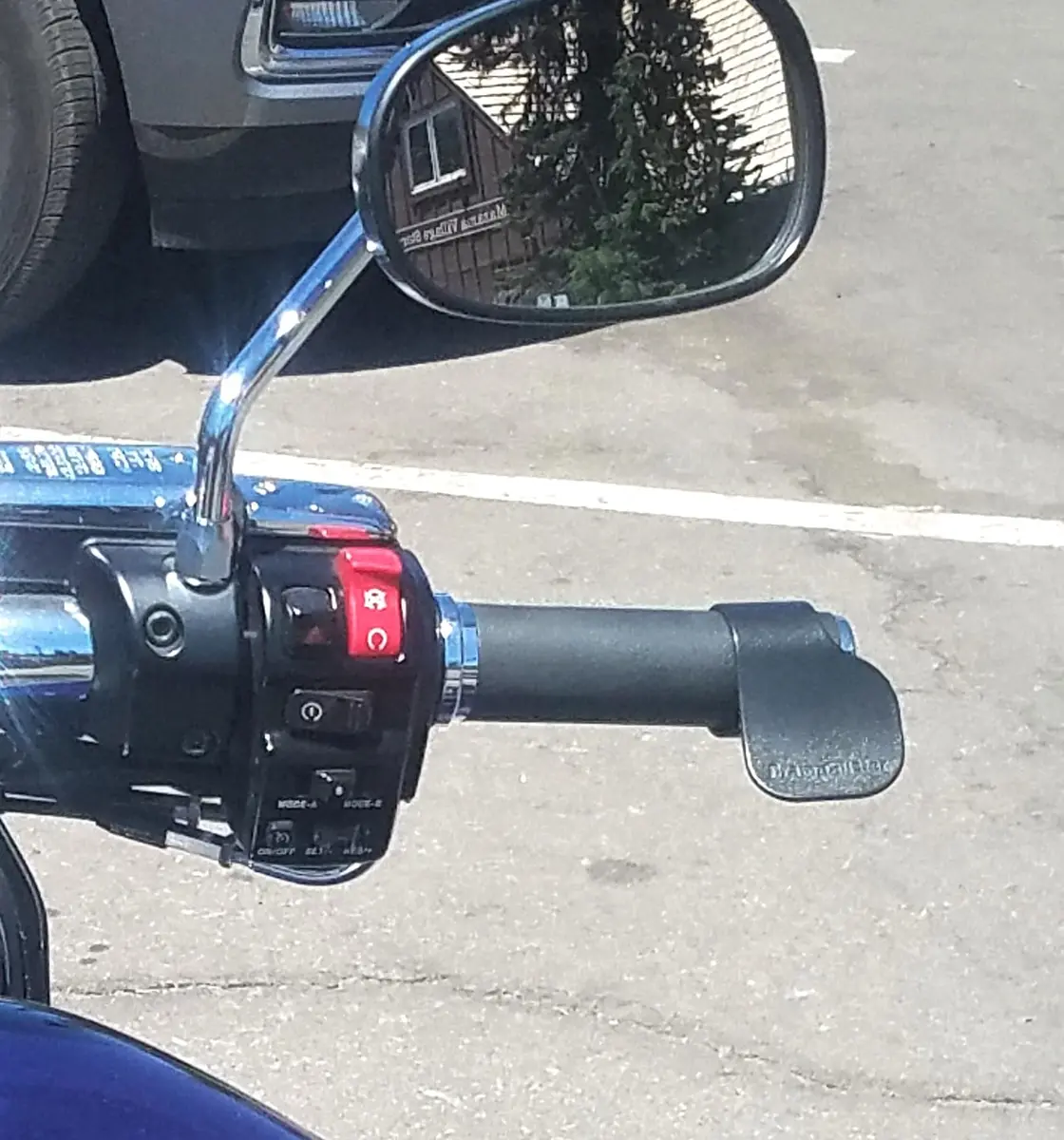 Crampbuster CB4 Black Throttle Mounted Motorcycle Cruise Assist with Universal Fit Handlebar Grip - view 3