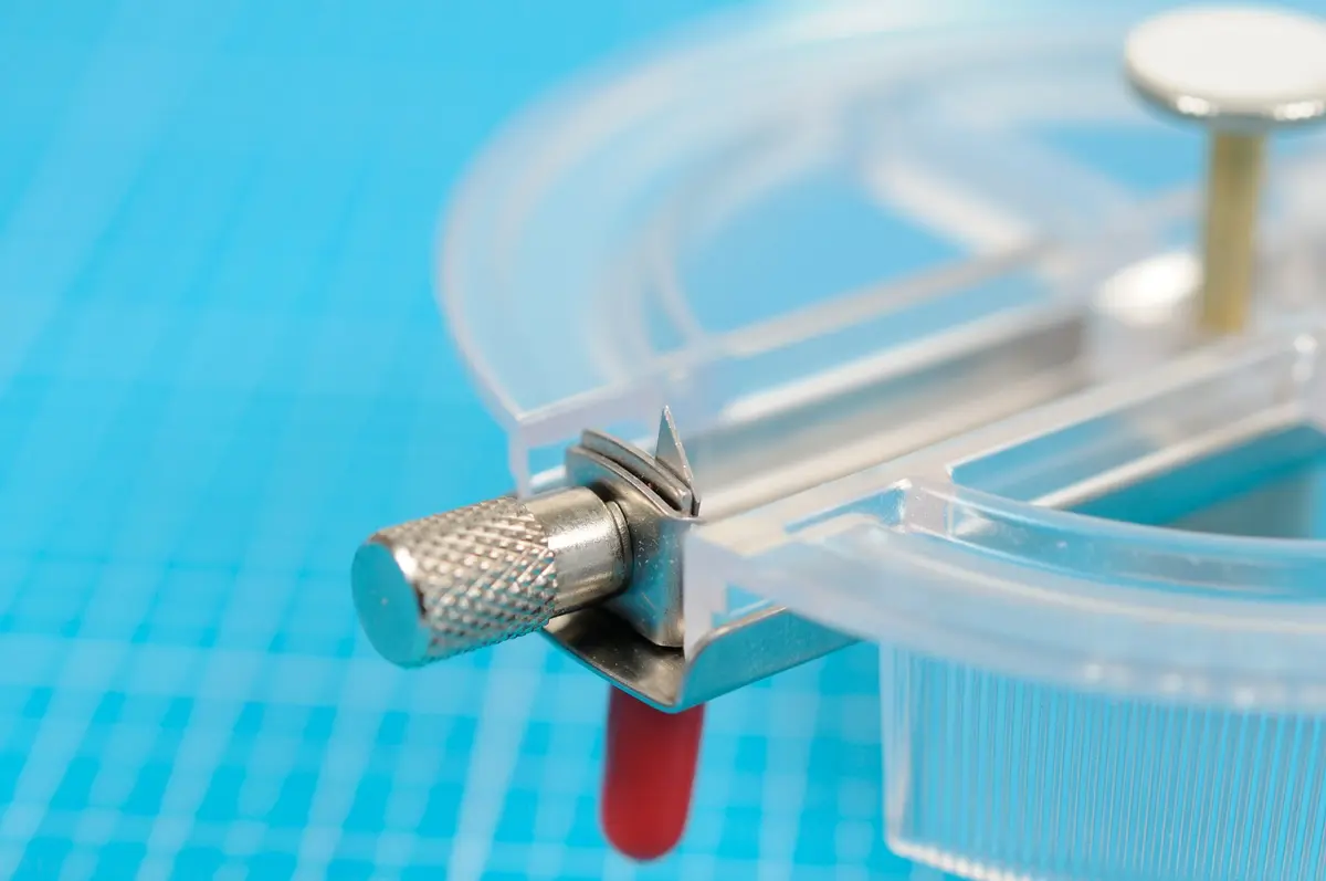 NT Cutter iC-1500P Circle Cutter 18mm (0.71") | Cuts Circles 19mm to 171mm Diameter - view 6