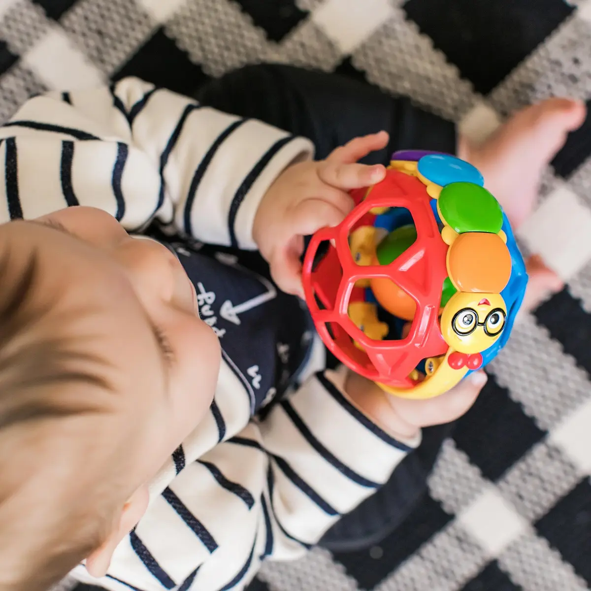 Baby Einstein Bendy Ball Easy Grasp Oball Rattle Toy 10.16 cm (4 Inches) | BPA-Free for Ages 3 Months+ - view 4