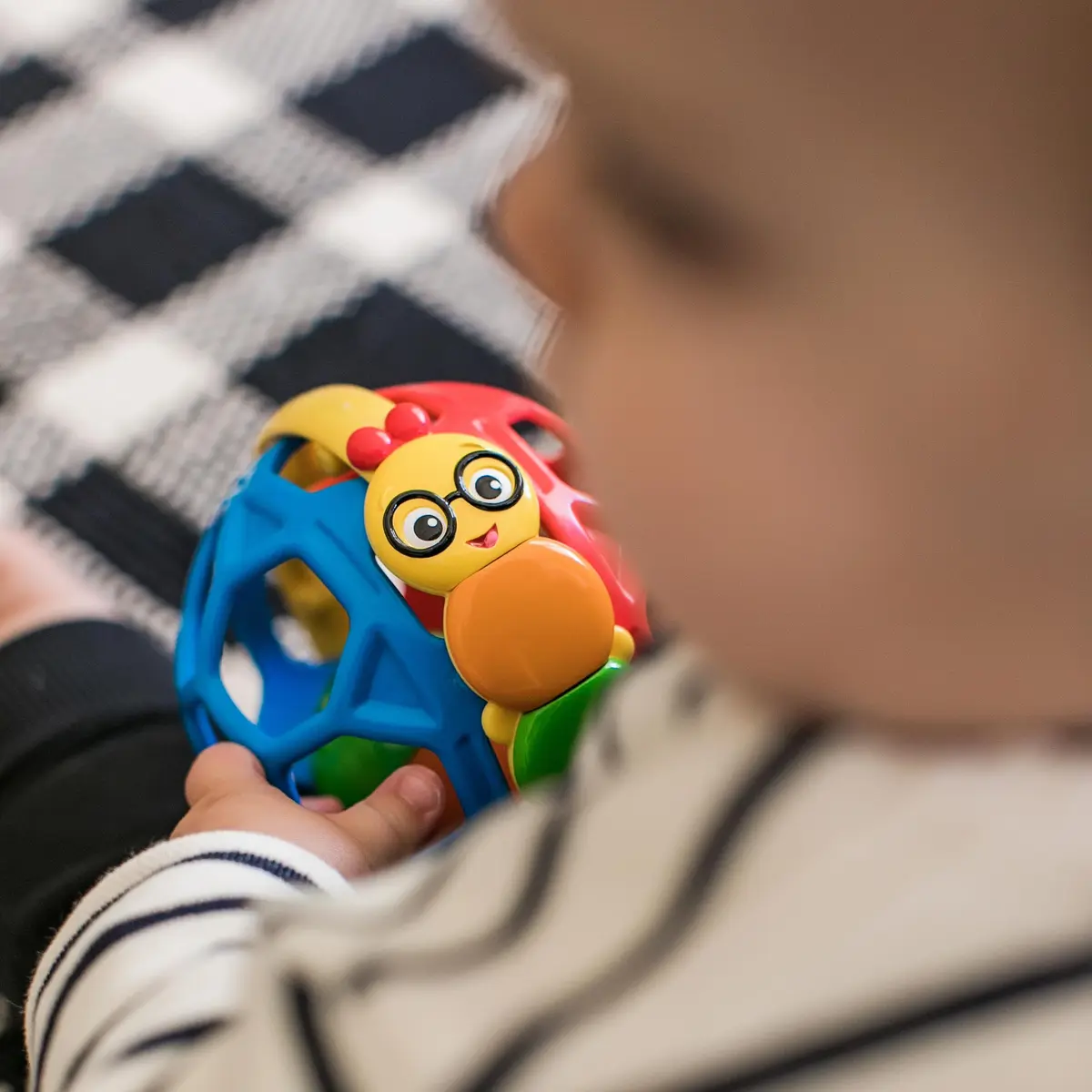 Baby Einstein Bendy Ball Easy Grasp Oball Rattle Toy 10.16 cm (4 Inches) | BPA-Free for Ages 3 Months+ - view 5