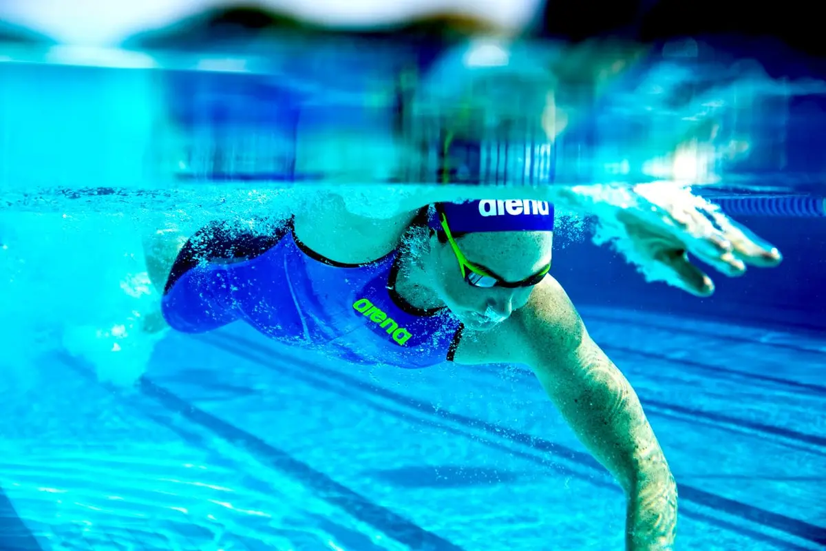 ARENA Tracks Unisex Adult Racing Swim Goggles FINA-Approved Anti-Fog Coated Non-Mirror Lens, Black/Smoke/Black | Competitive Swimming Essential - view 5