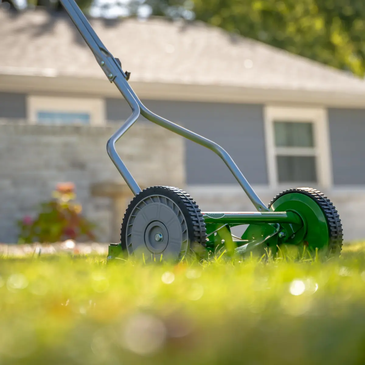 Scotts 14-Inch 5-Blade Reel Lawn Mower | Manual, Green, 14" Cutting Width - view 3