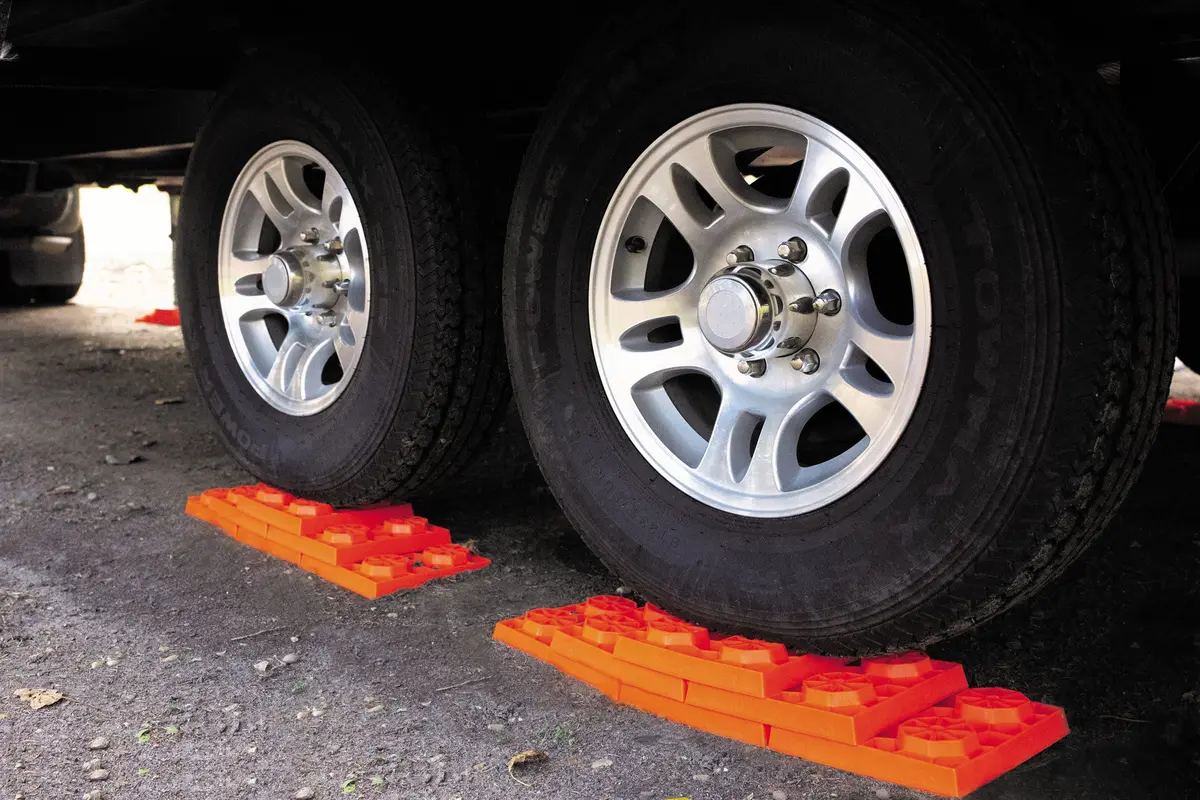 Tri-Lynx Lynx Levelers 11 Pack | Interlocking RV Leveling Blocks with Storage Bag, Made in USA - view 7