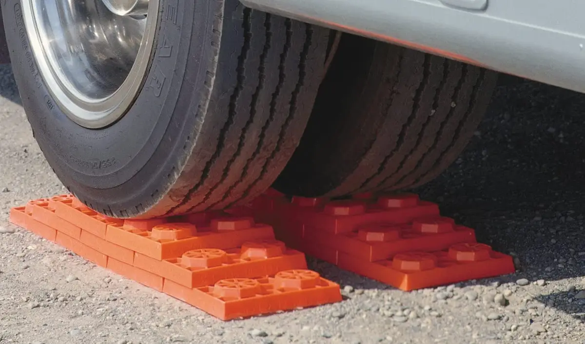 Tri-Lynx Lynx Levelers 11 Pack | Interlocking RV Leveling Blocks with Storage Bag, Made in USA - view 8