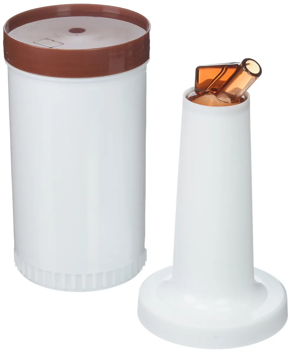 Winco 1 qt Brown Pour Bottle with Lid | NSF-Certified Kitchen Utensil - view 2