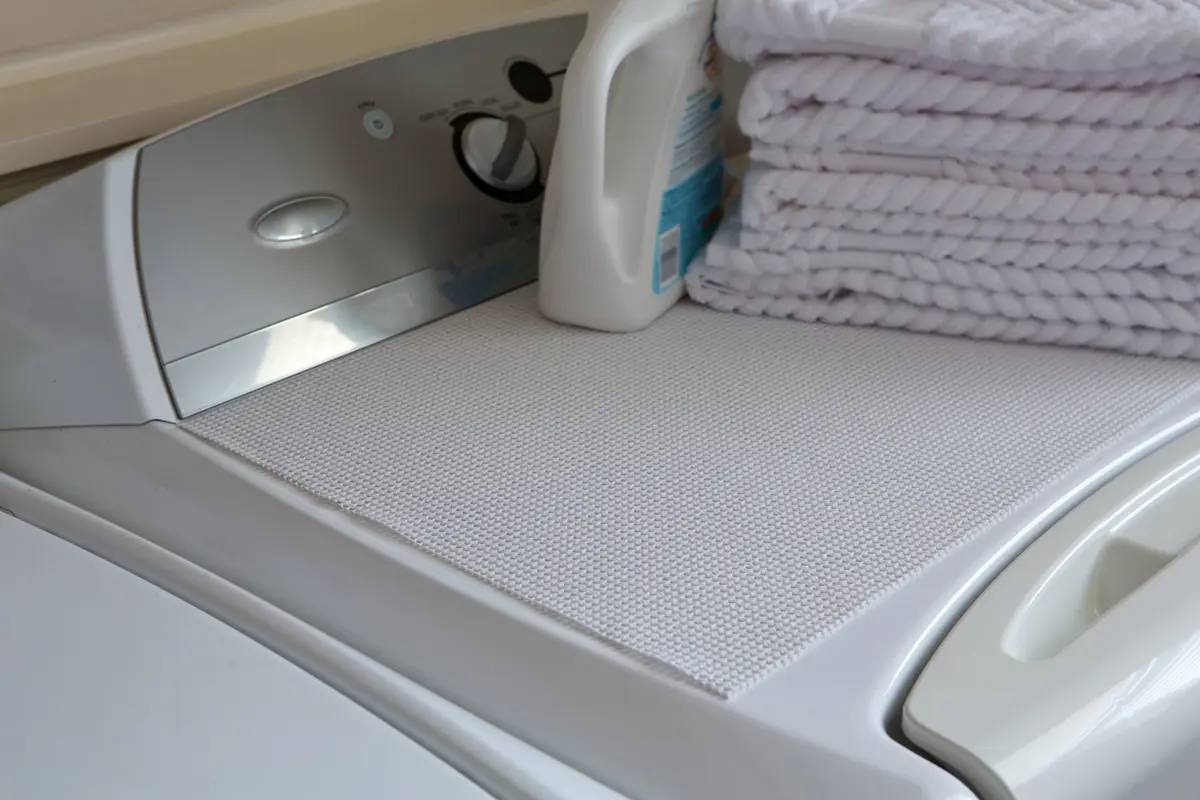 Duck Non-Adhesive Shelf Liner Select Grip EasyLiner, 12-inch x 20 Feet, White | Protects surfaces & keeps items in place - view 6