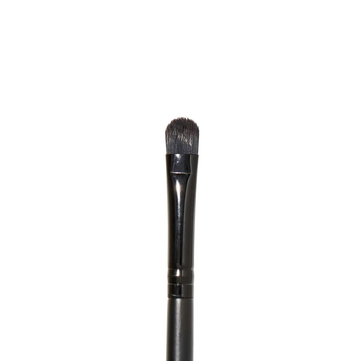 e.l.f. Concealer Brush, Flat Makeup Brush for Concealing Imperfections, Vegan & Cruelty-Free | Flawless Concealing - view 2