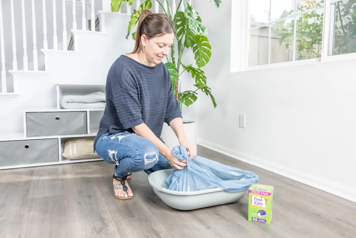 Fresh Kitty 30 Count Jumbo Litter Box Liners | Super Thick, Durable, Easy Clean, Scented with Ties (en_US) - view 6