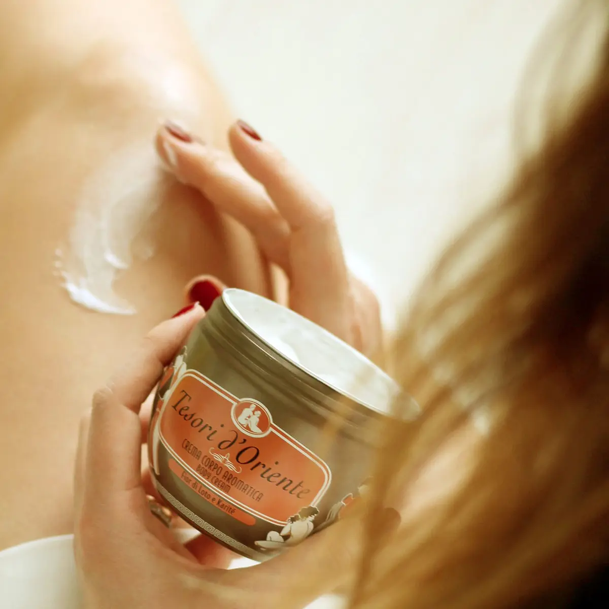 Tesori d'Oriente Body Cream Lotus Flower And Acacia Milk 300ml (10.14 Fl Oz) | Hydrating for Normal Skin - view 6