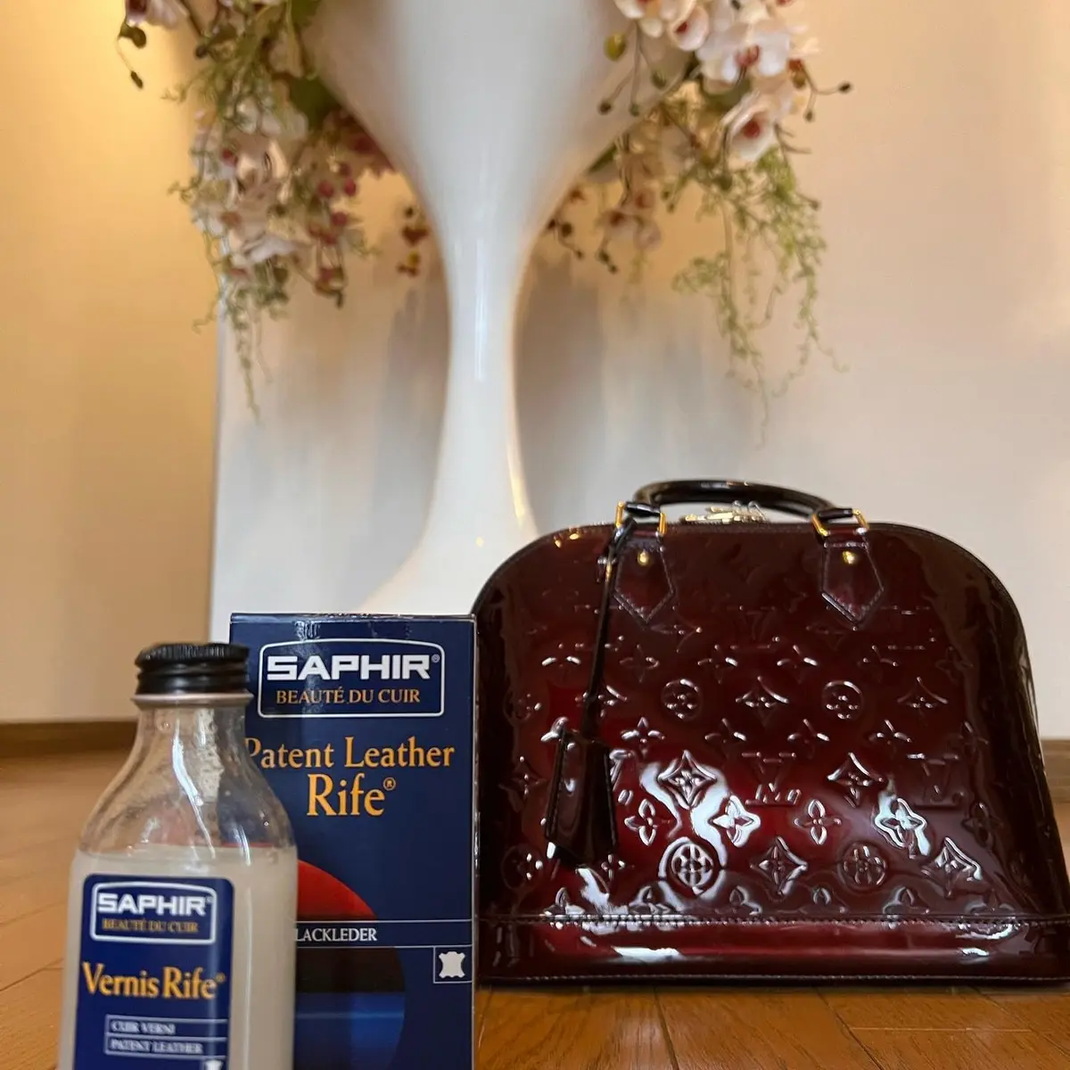SAPHIR Vernis Rife Patent Leather Cleaner 100ml (3.38 Fl Oz) | Cleans, Shines, Protects Against Cracking - view 3