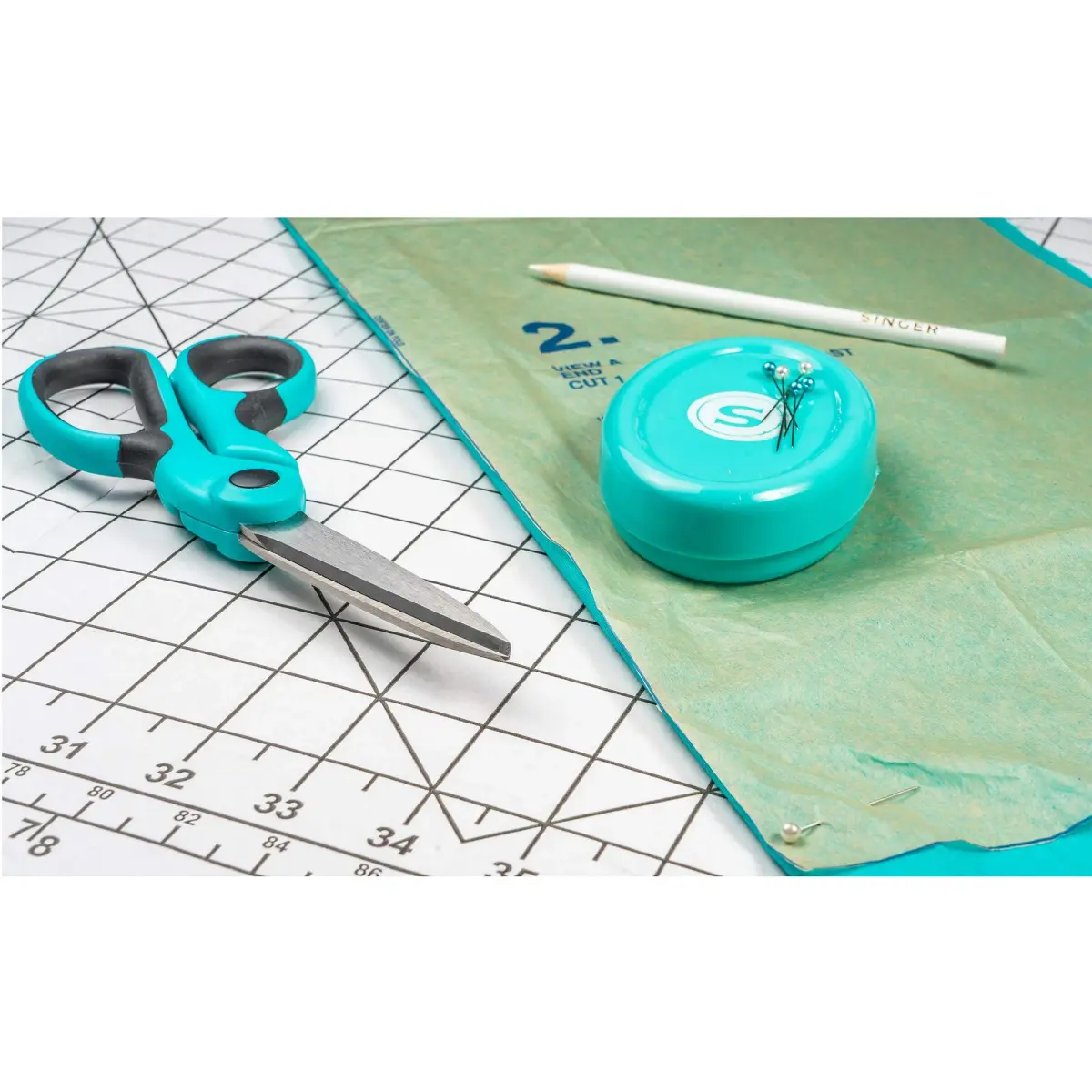 SINGER ProSeries 8.5-inch Heavy-Duty Bent Fabric Scissors, Tailor Comfort Grip | Cuts Multiple Fabric Layers Easily - view 8