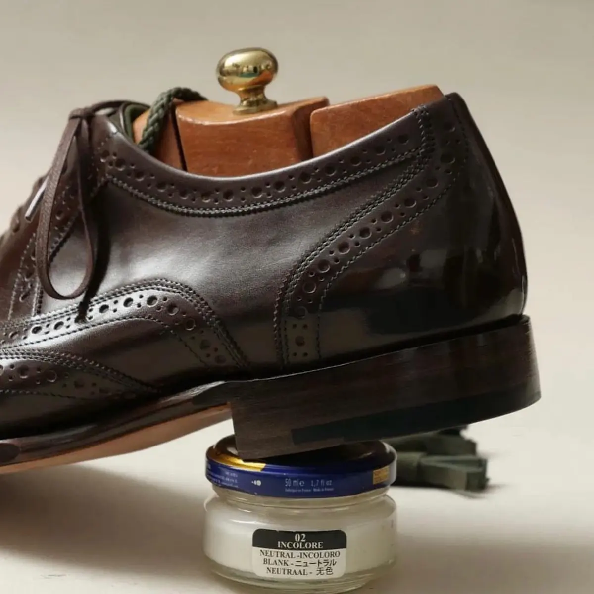 SAPHIR Creme Surfine Pommadier Shoe Polish - Beeswax Cream for Leather Products - Neutral | High Shine & Nourishment (70-120 chars) - view 4