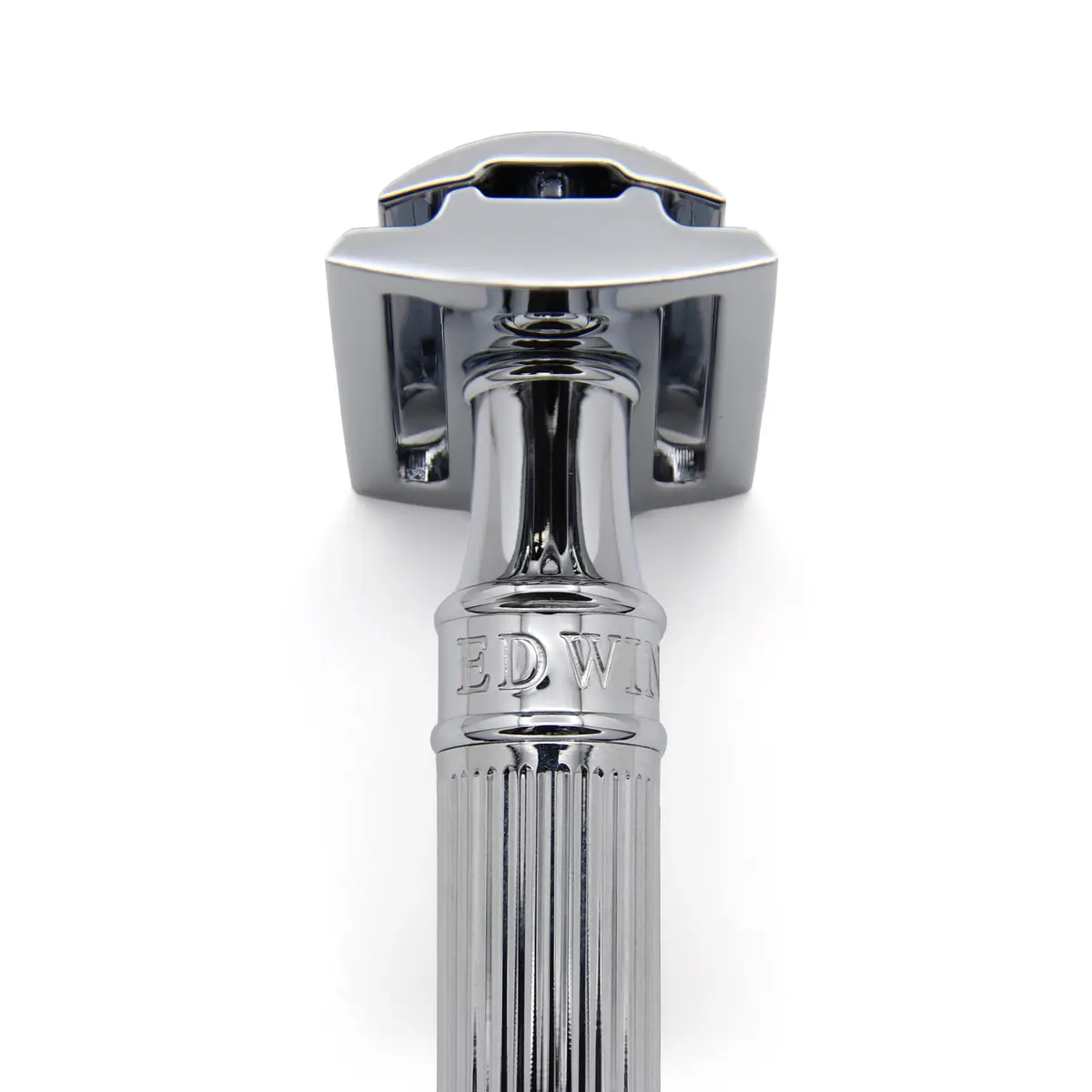 Edwin Jagger DE89Lbl Lined Chrome Plated Double Edge Safety Razor | Classic Wet Shaving Tool (93mm, Brass Handle) - view 3