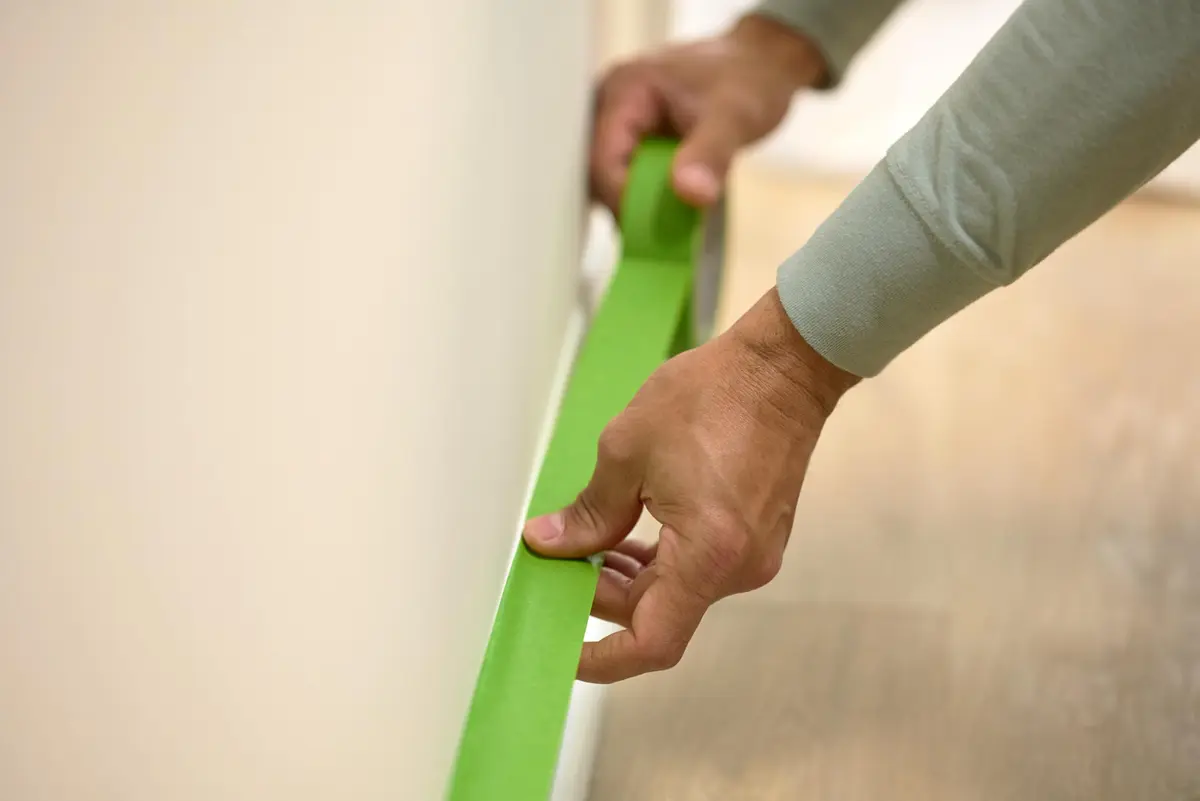 FrogTape Multi-Surface Painter's Tape with PAINTBLOCK, 0.94 in x 60 Yds | Sharp Edges, Clean Removal - view 7